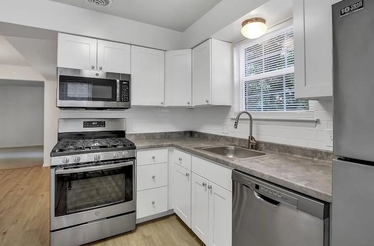 Springetts Apartments – photo 4