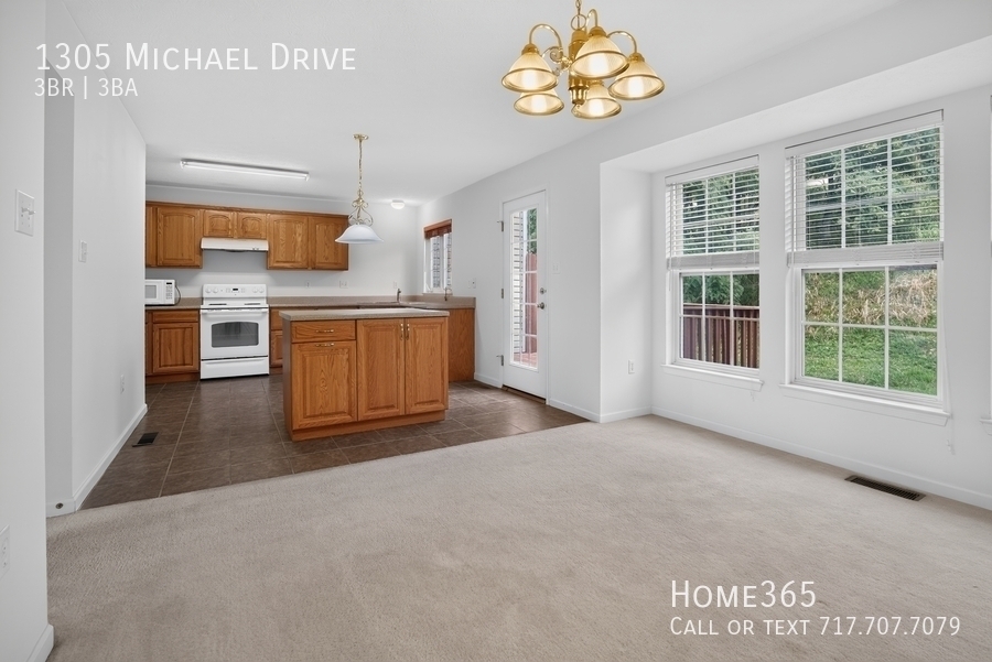 1305 Michael Dr – photo 3
