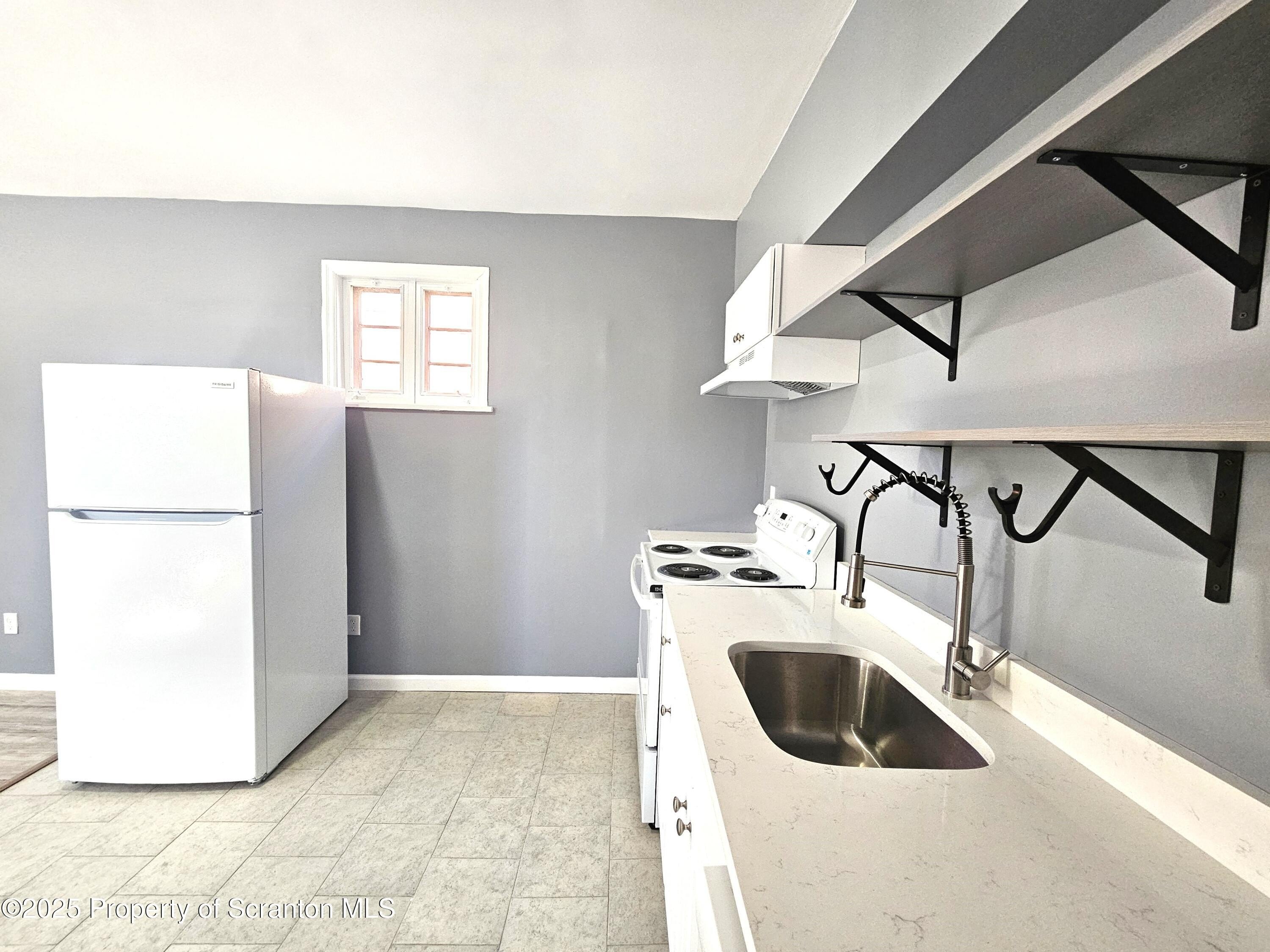 125 N River St #A – photo 3