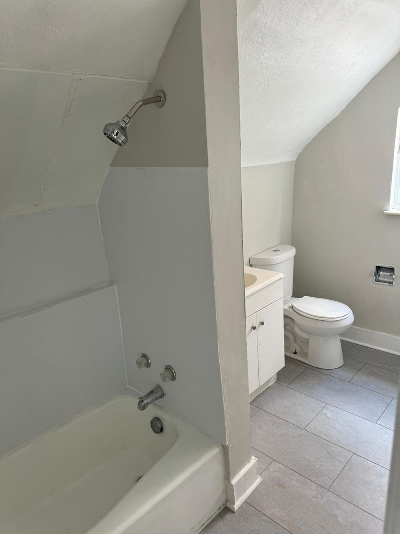 2050 Monongahela Ave unit Unit 2 – photo 3
