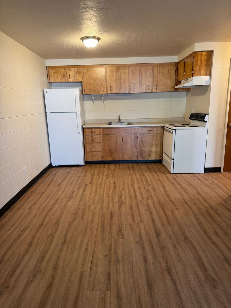1630 Ferry St unit 2 – photo 5