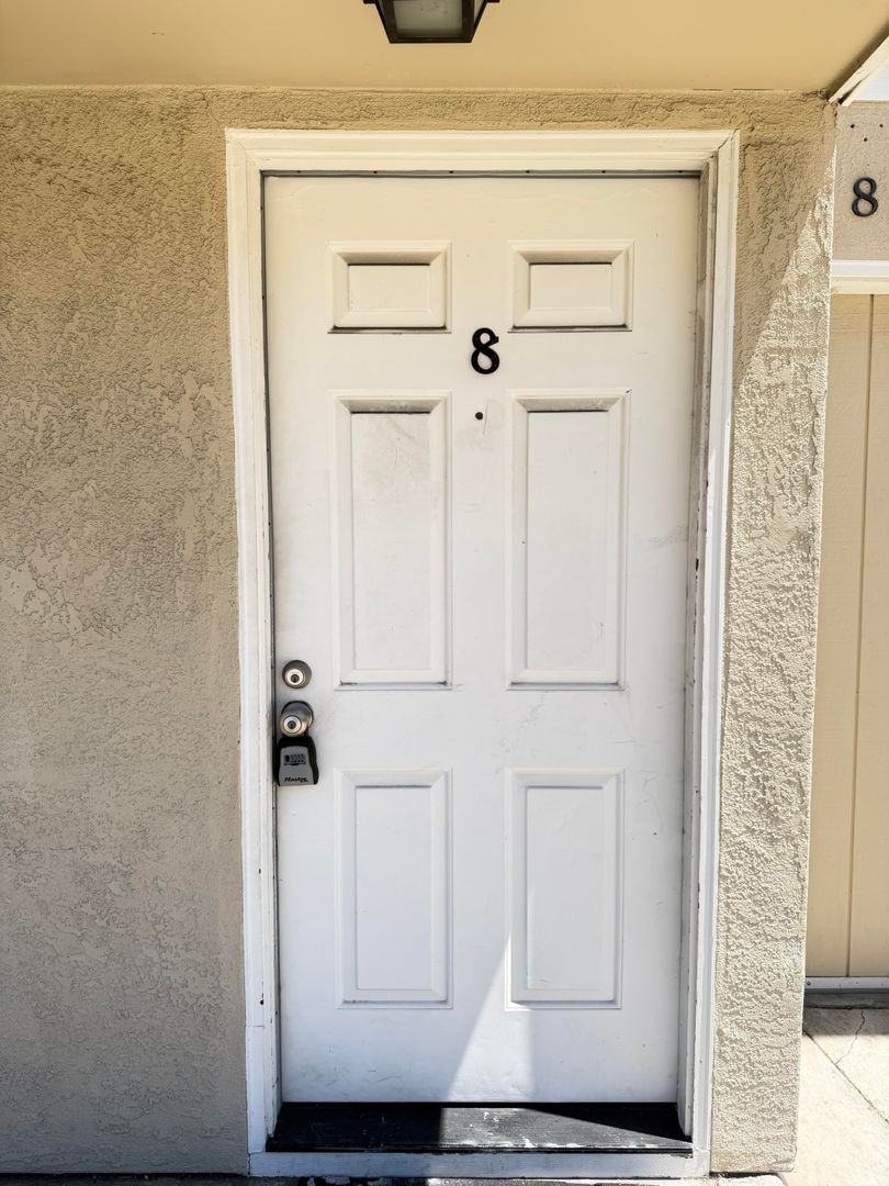 21663 Garden Ave unit 21663 - Unit 8 – photo 2