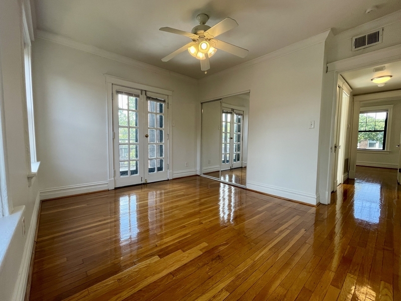 6332 N Rosebury Ave unit 2W – photo 2