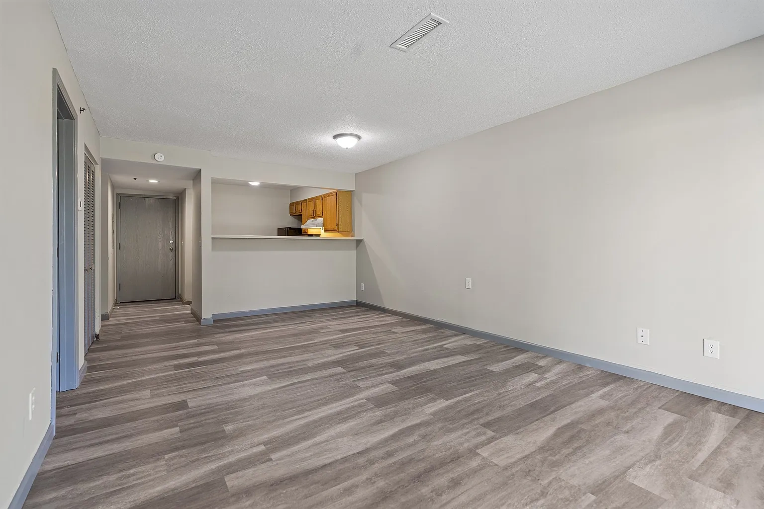 The Hill Apartments – photo 4