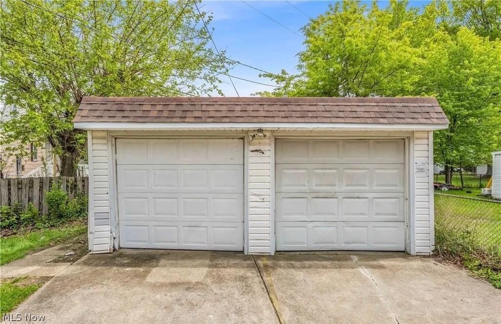 20460 Lakeshore Blvd – photo 4