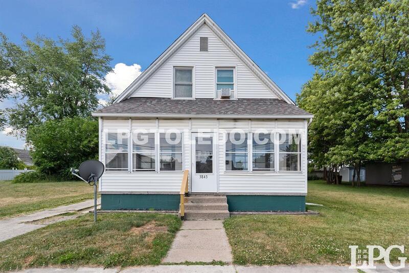 3843 Peru St unit 3 – photo 1