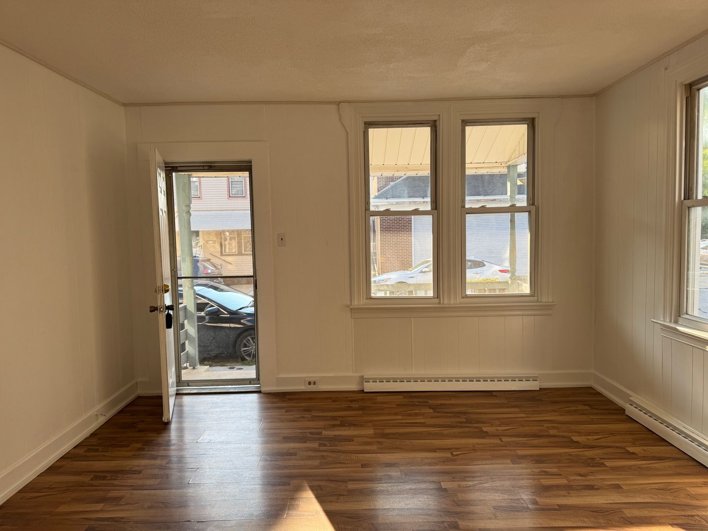 638 N Franklin St – photo 2