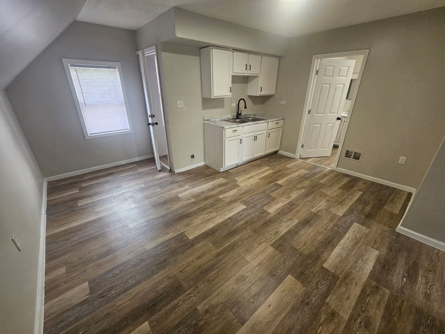 7310 Camden Ave unit Upper – photo 2
