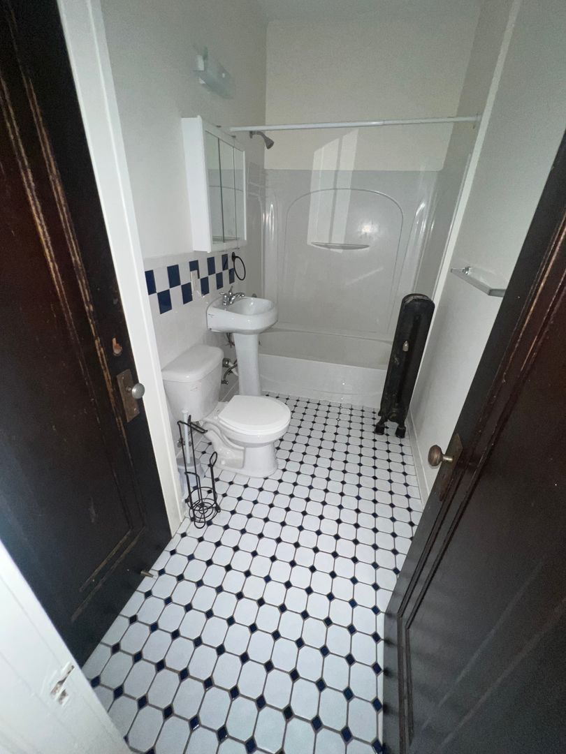 2626 N Moreland Blvd unit 7 – photo 5