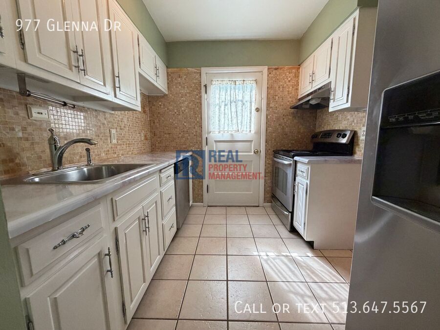 977 Glenna Dr – photo 5