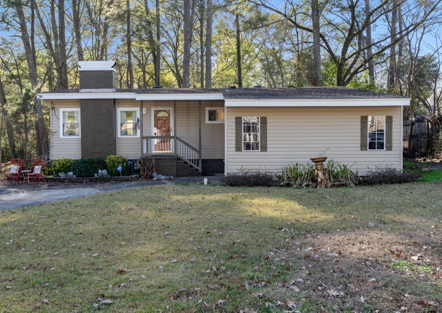 212 Stacy St – photo 3