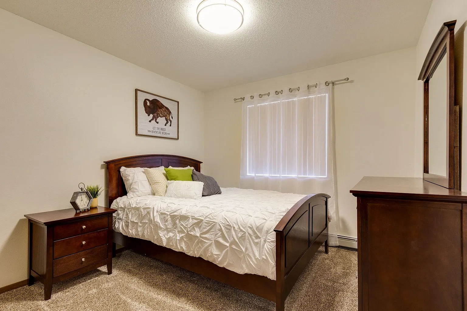 Dakota E & W Apartments – photo 4
