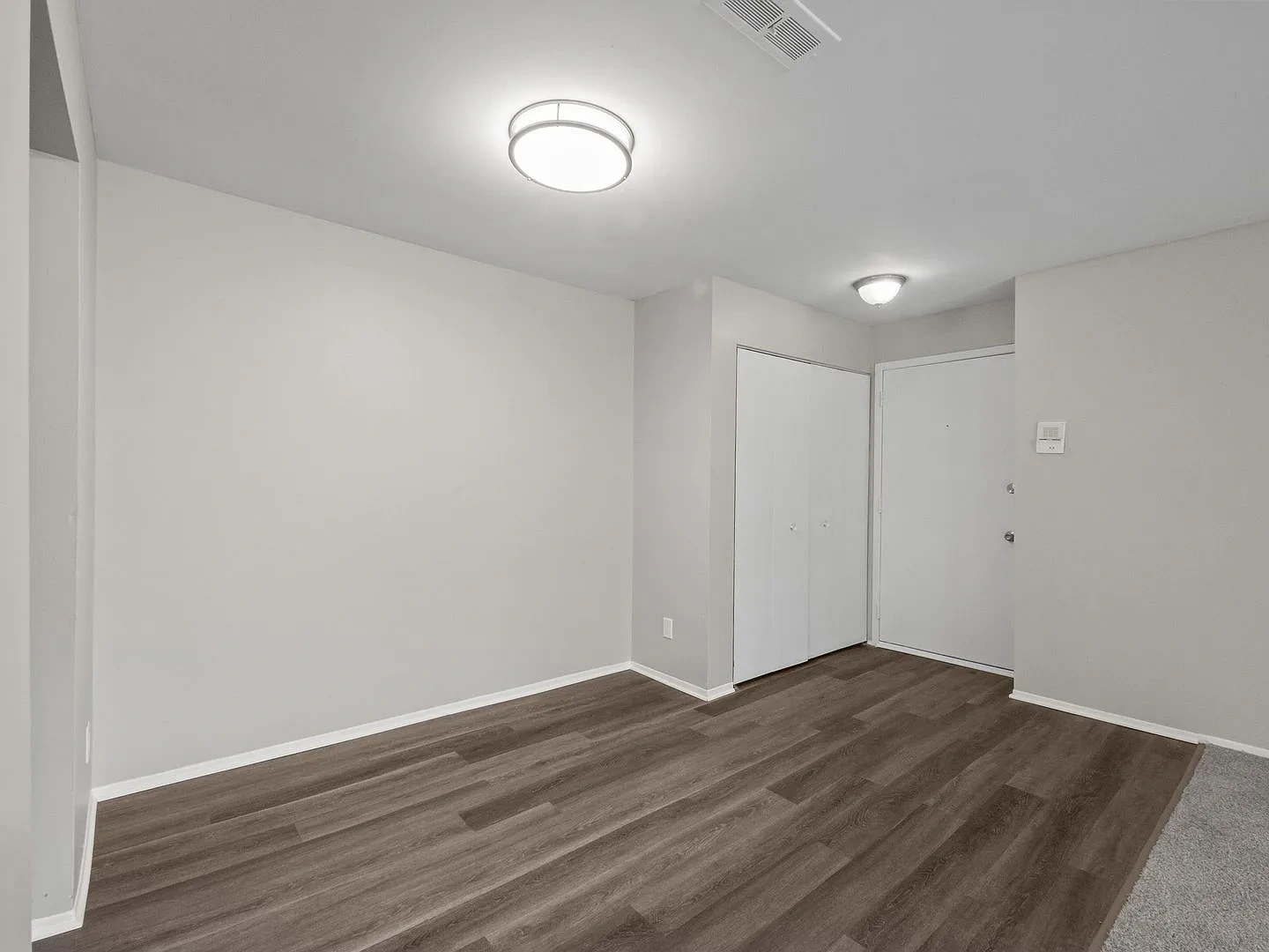 Chalet Villa Lakefront Community – photo 2