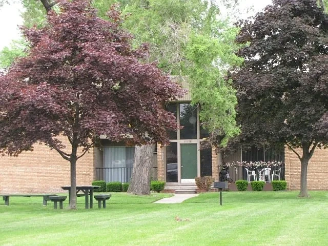 Madison Park Apartments – photo 2