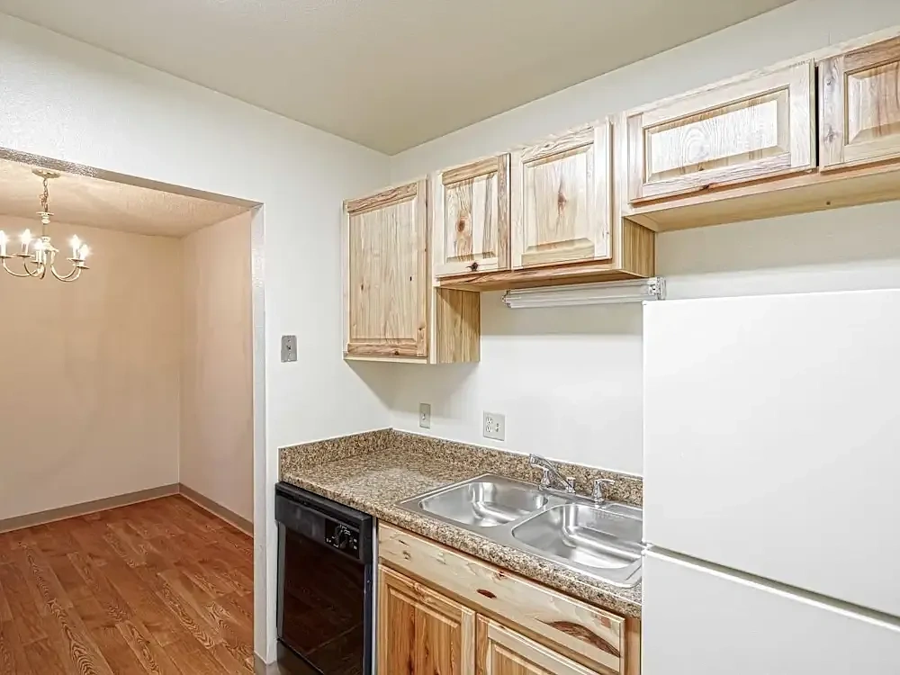Pine Creek Apartments – photo 4