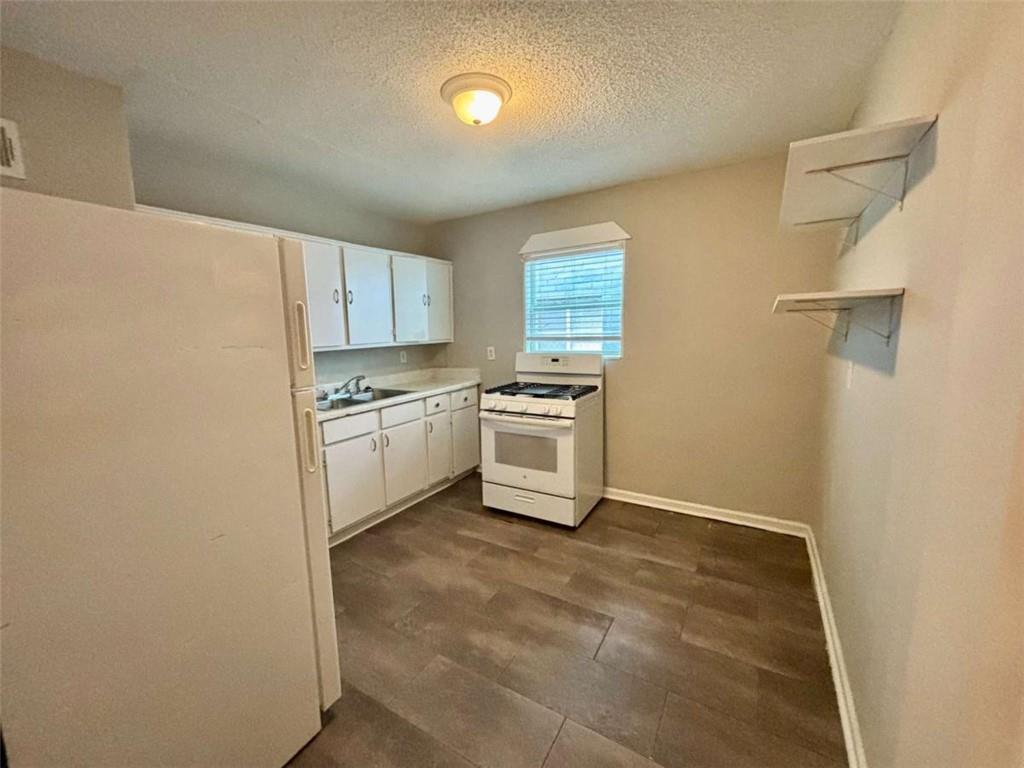 1048 Washington St SW unit 5 – photo 5