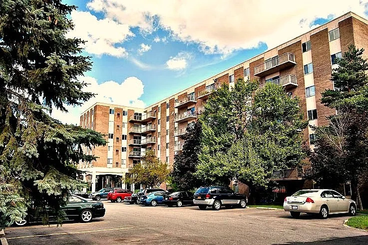 Regency Apartments – photo 2