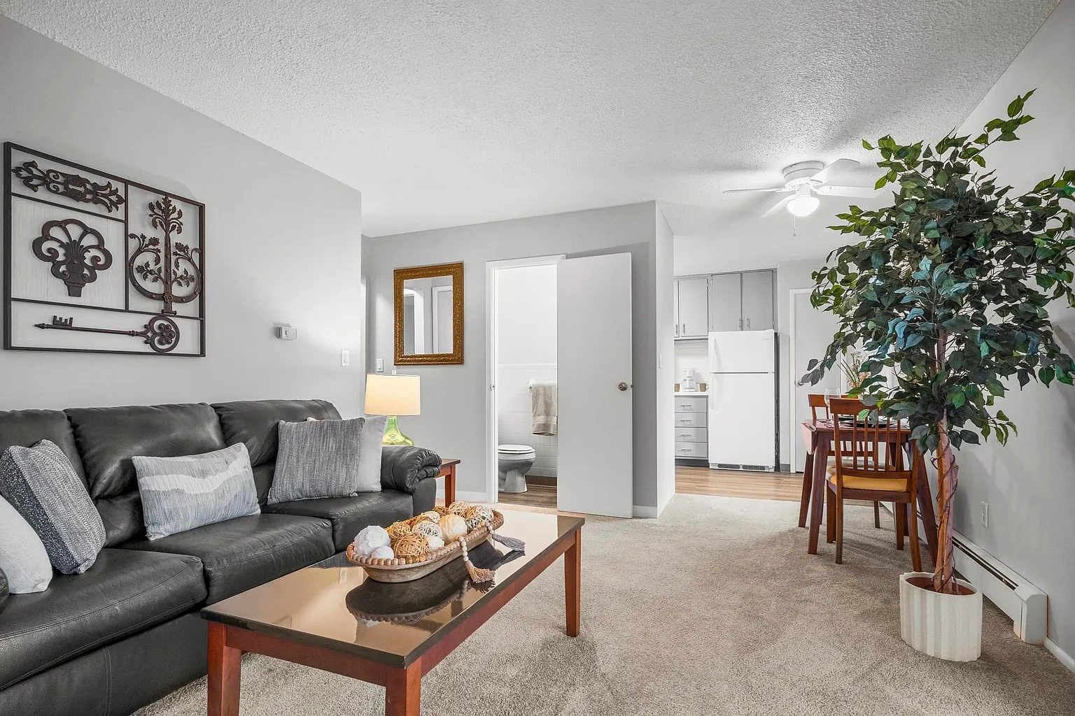 Williamsburg and Portage Pointe Apartments – photo 3