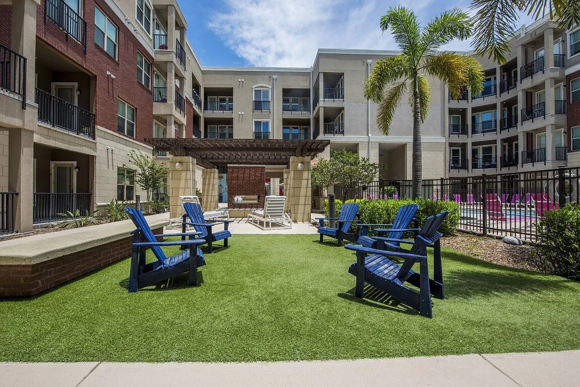 Varela Westshore Apartments – photo 1