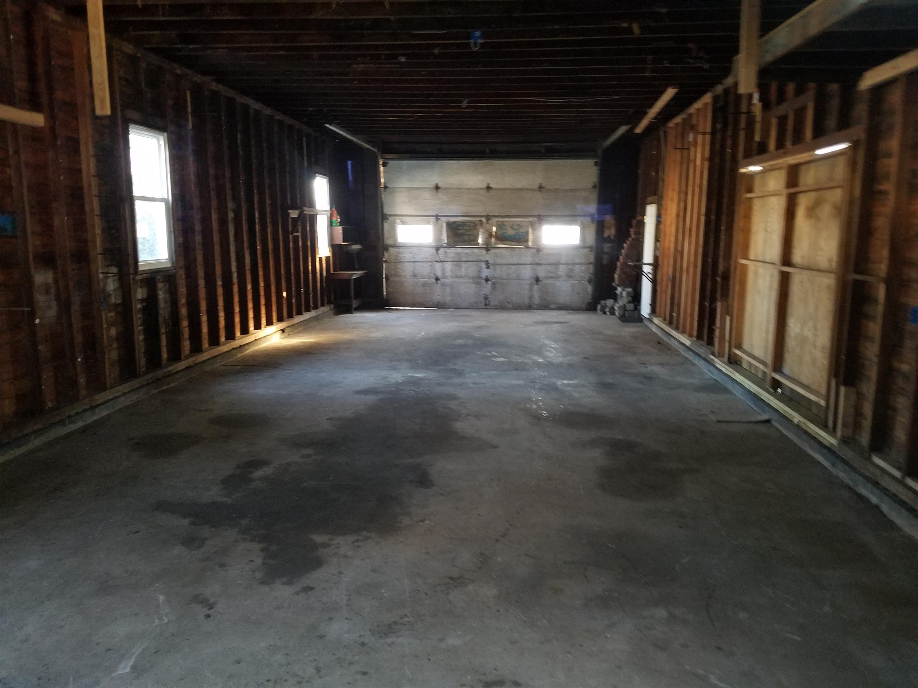 711 Bridgeboro St – photo 2