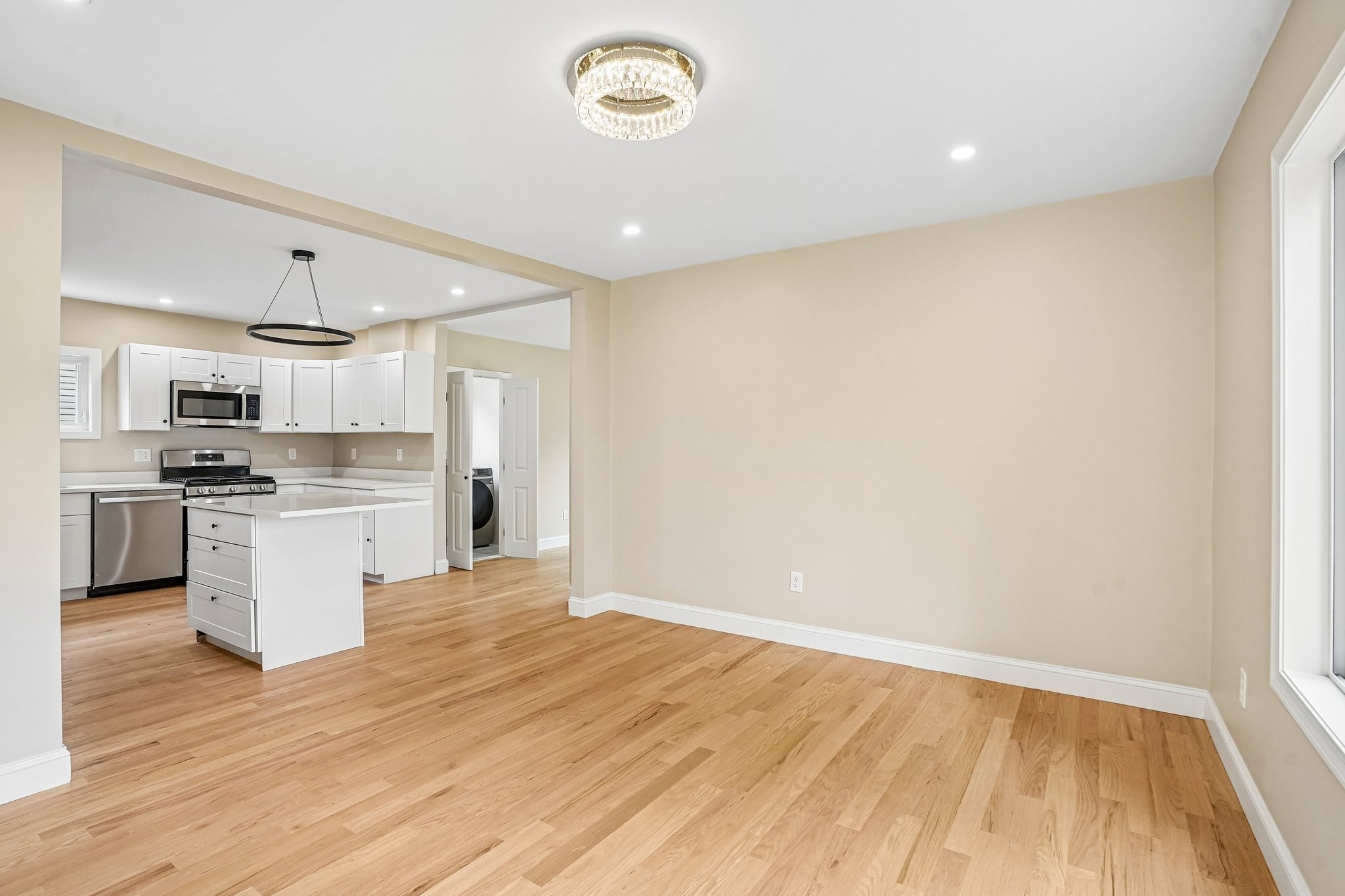 559 Winthrop St – photo 5