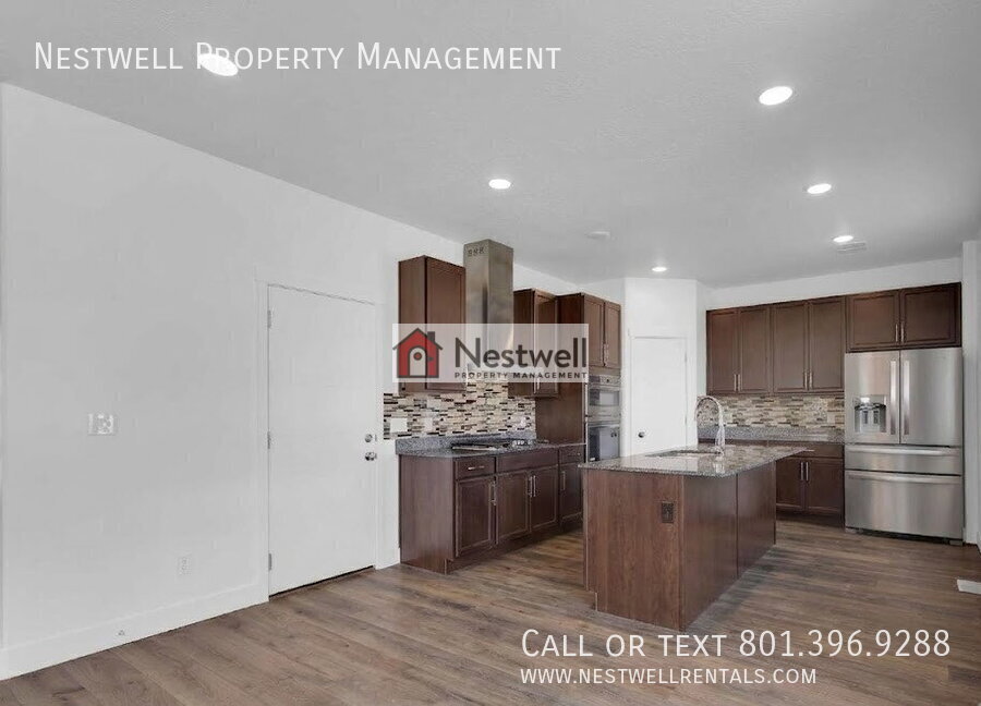 563 E Alma Mater Ave – photo 5