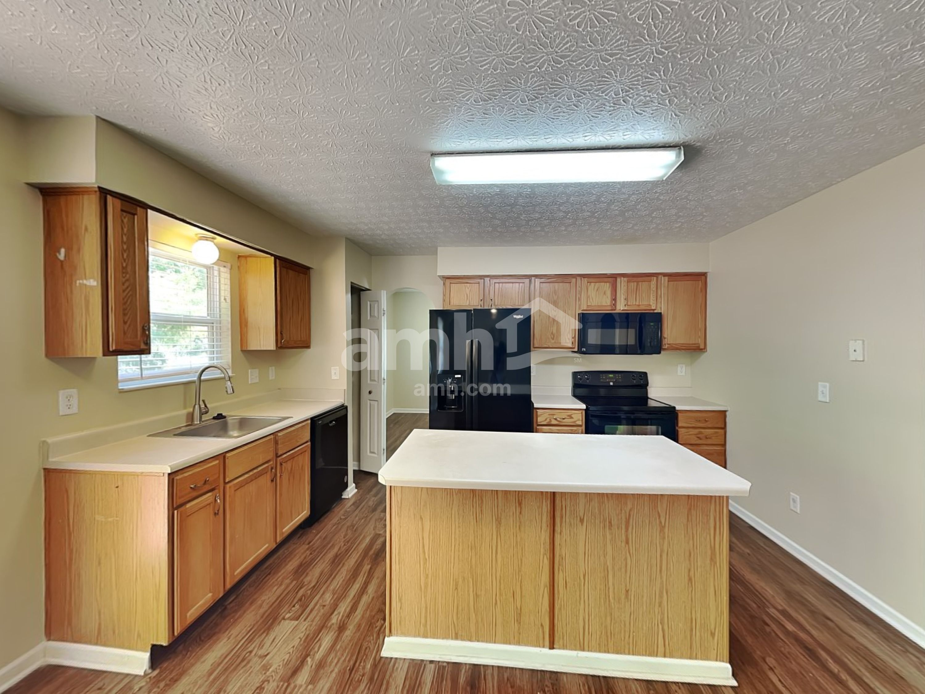 275 Monarch Dr – photo 3