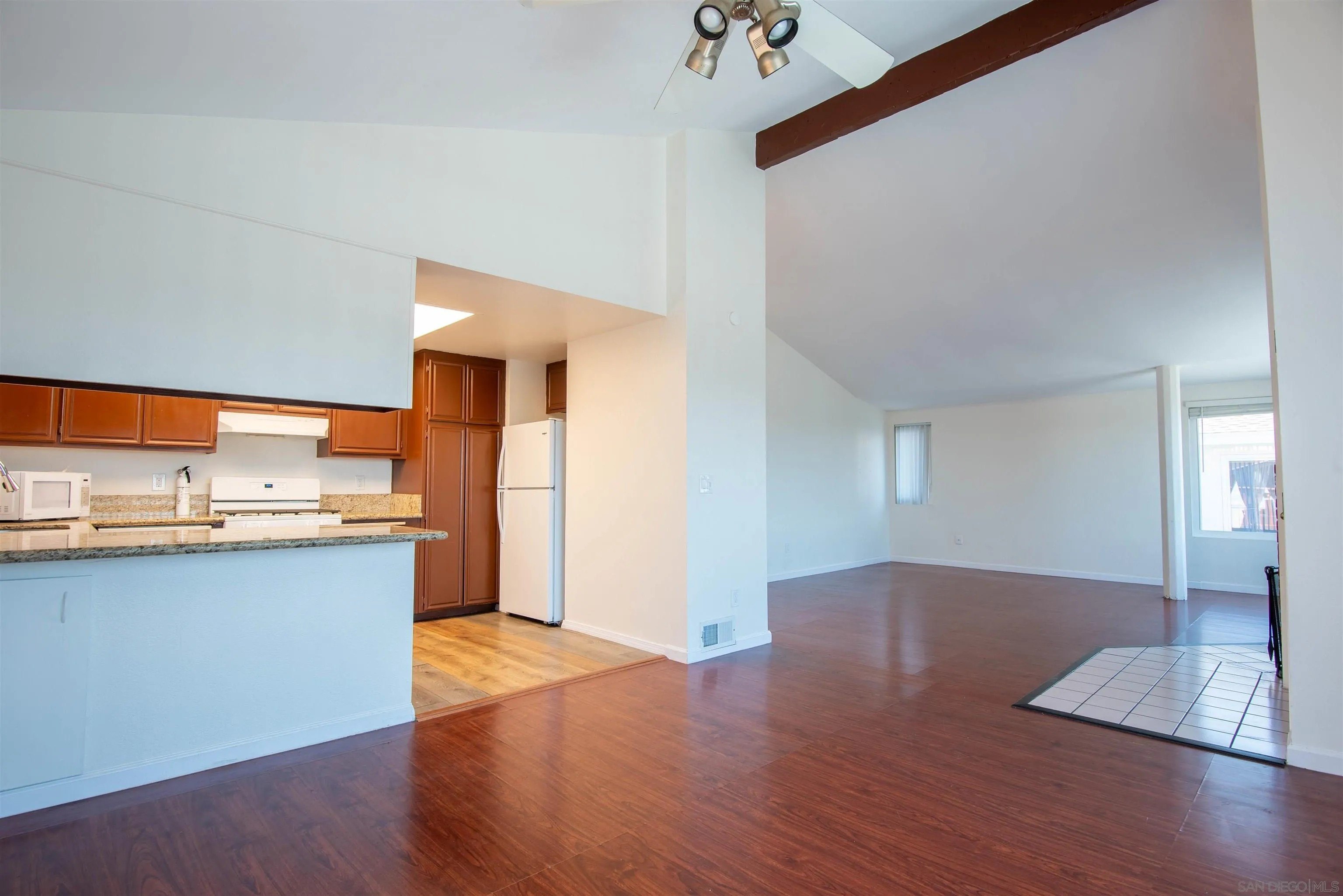 1319 Grand Ave – photo 5