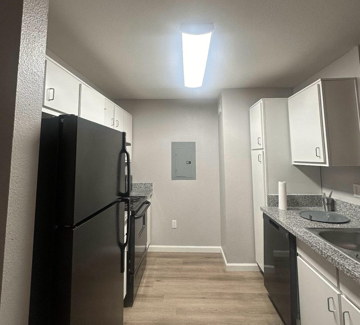 1400 University Ave unit D404 – photo 3