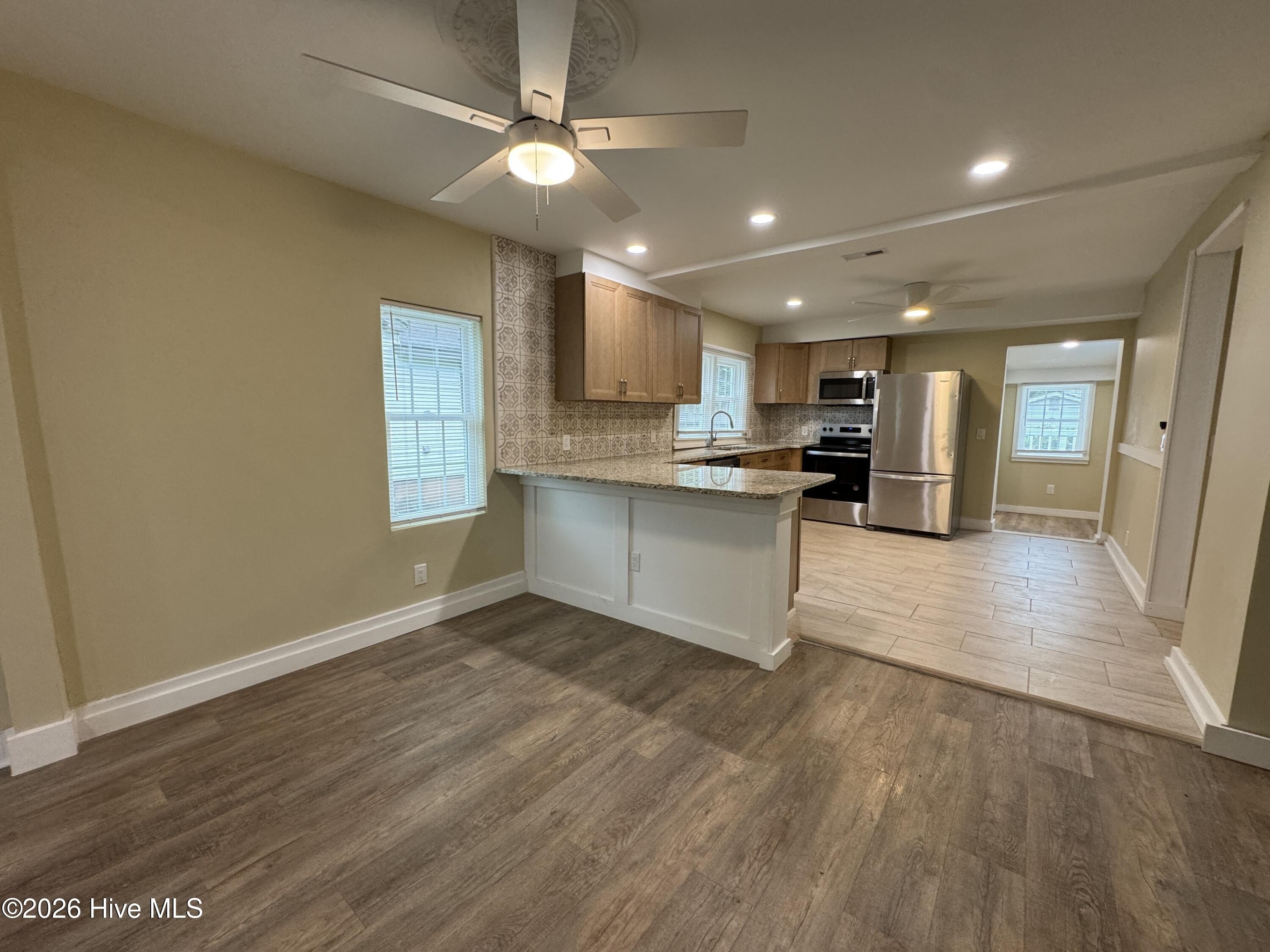 1407 Norman St – photo 5