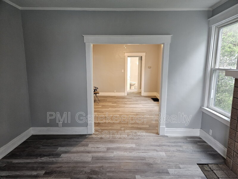 5402 Rolston Ave – photo 5