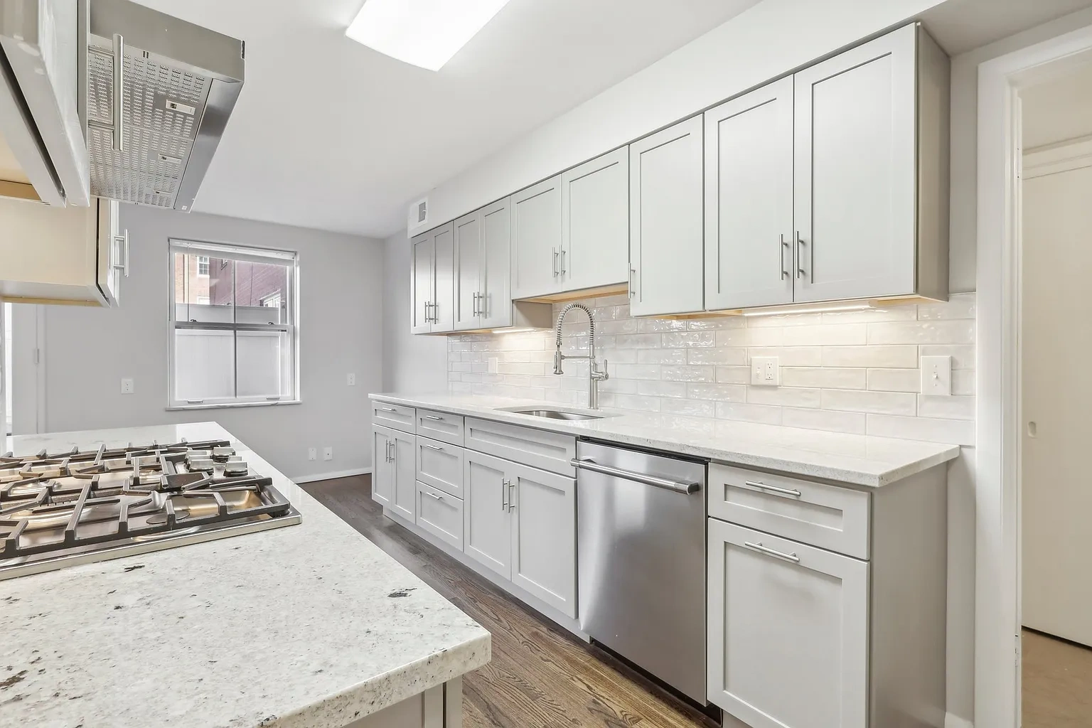 Embassy House Apartments – photo 5