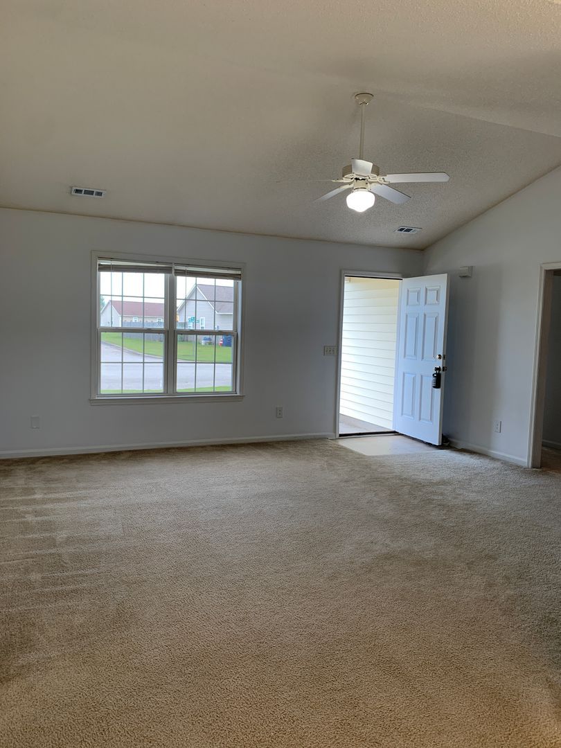 6943 Newbury Way – photo 3