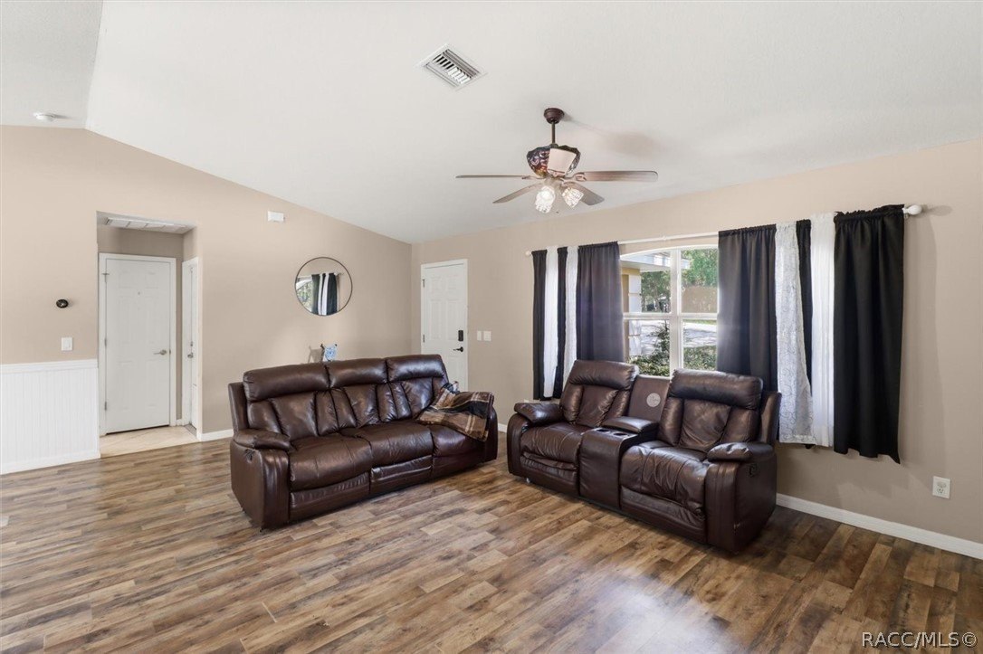 3220 E Rogers – photo 4