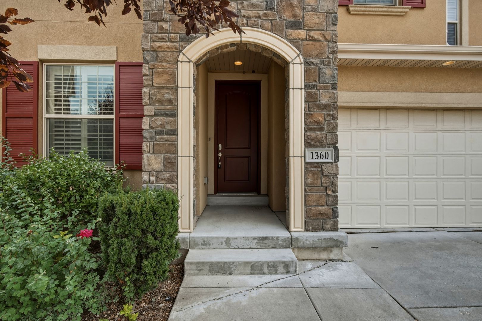 1360 E Foxmont Ln – photo 2