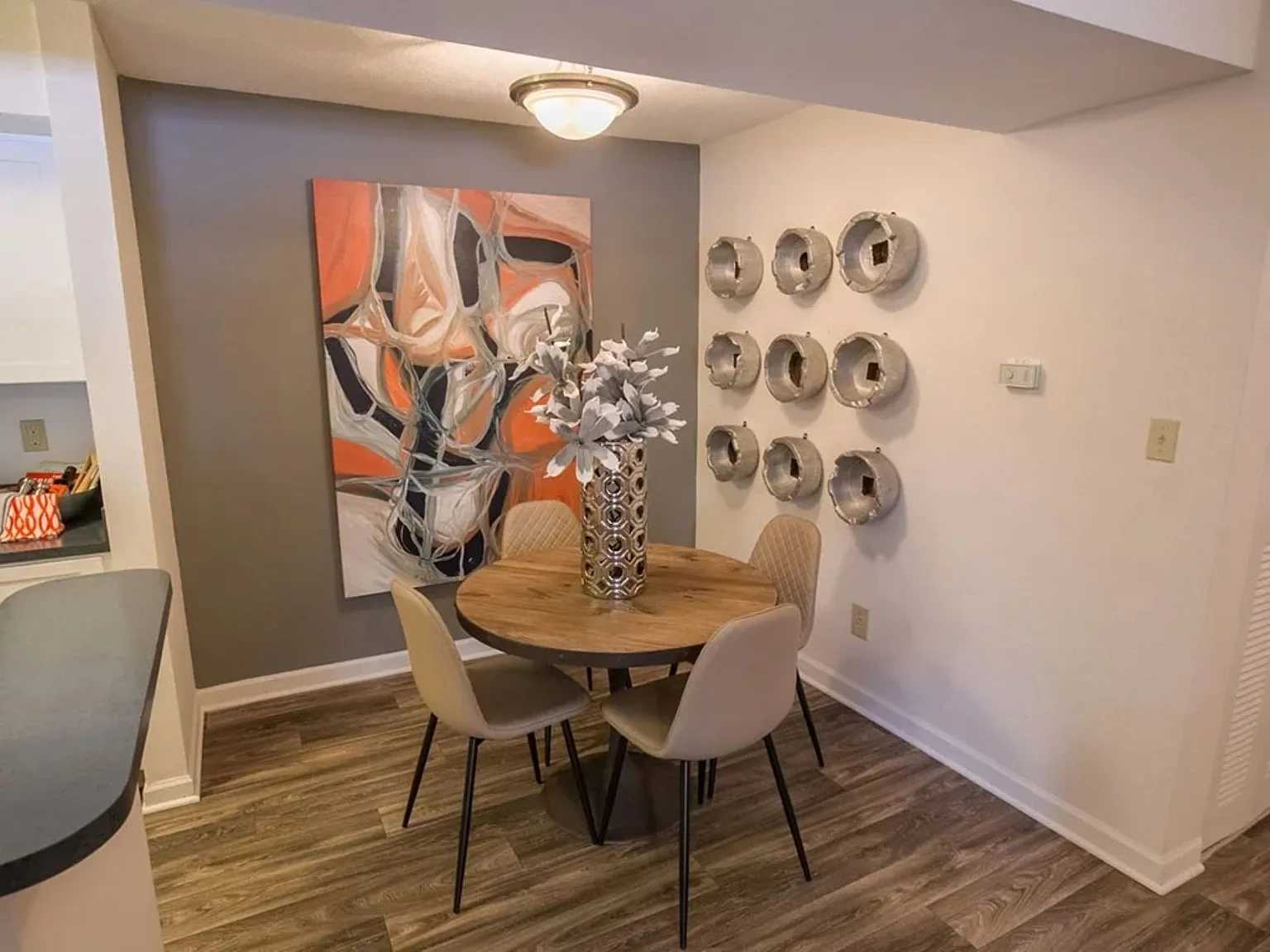 Saw Mill Village Apartments – photo 1