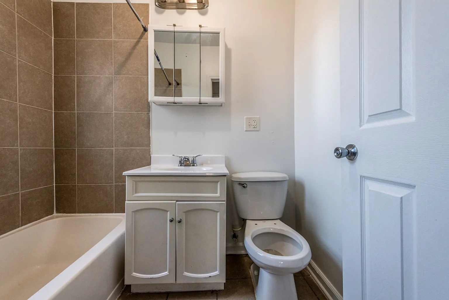 8127 S Ellis – photo 2