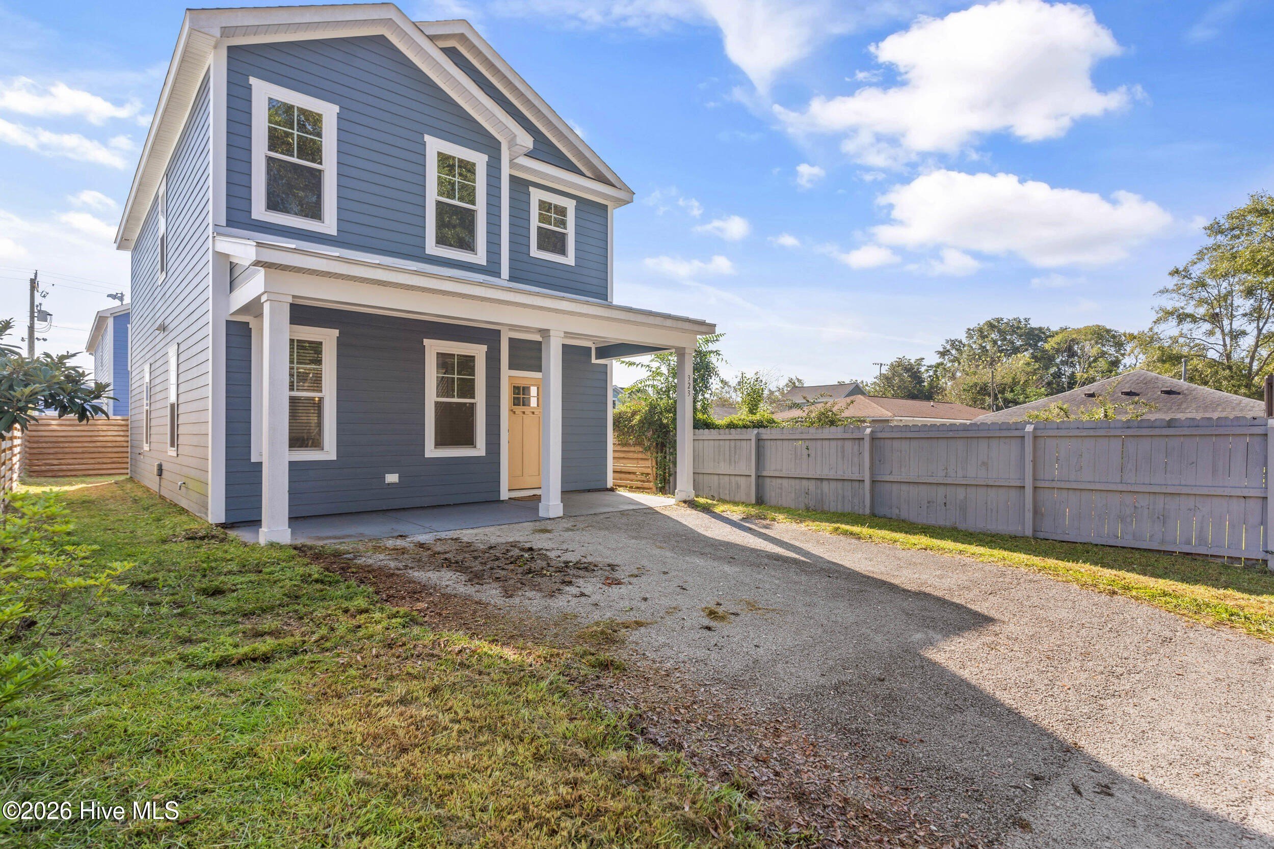 323 Wilson St – photo 3