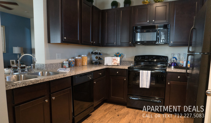 27 Gramercy Park Dr – photo 3