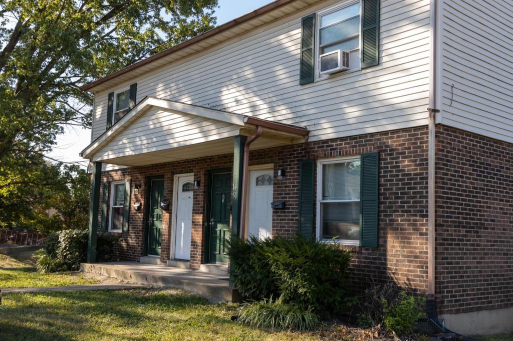 696 Gordon Smith Blvd unit # 2 – photo 2