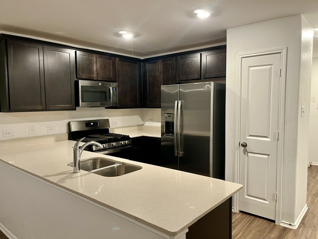 406 Halfmoon Dr – photo 4