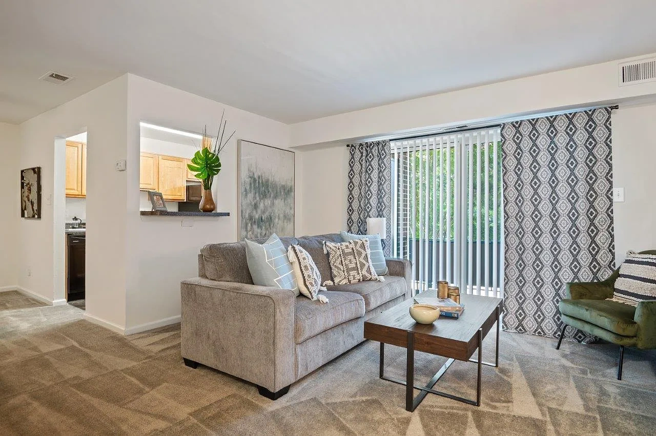 Cedar Gardens and Towers Apartments and Townhomes – photo 5