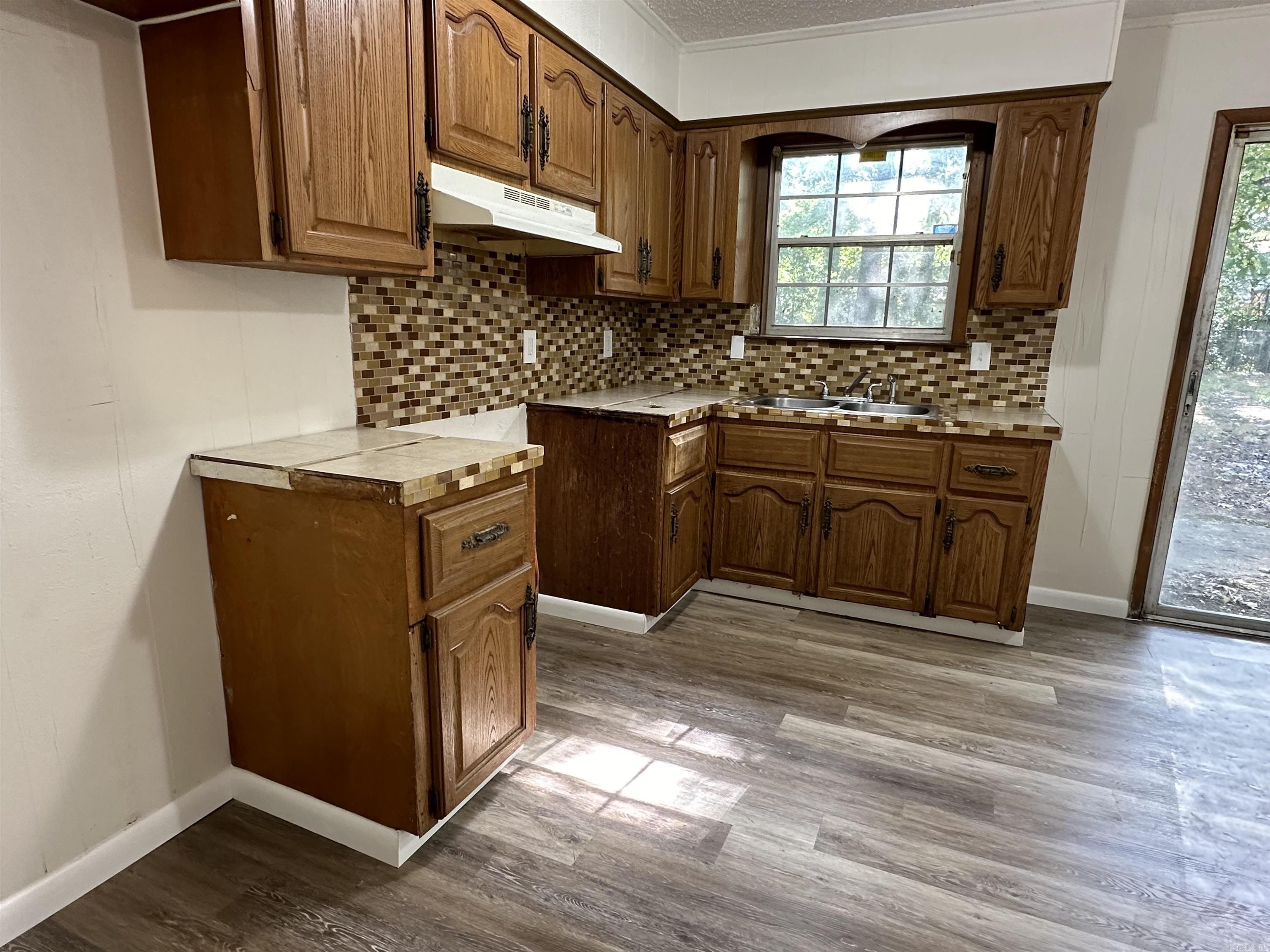 9615 Comstock Rd – photo 4