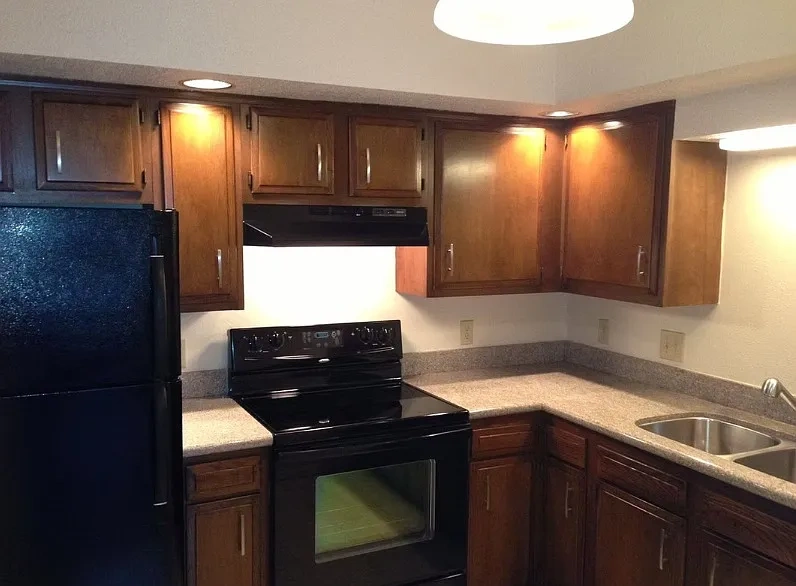 Regal Oaks Luxury Apartments – photo 2