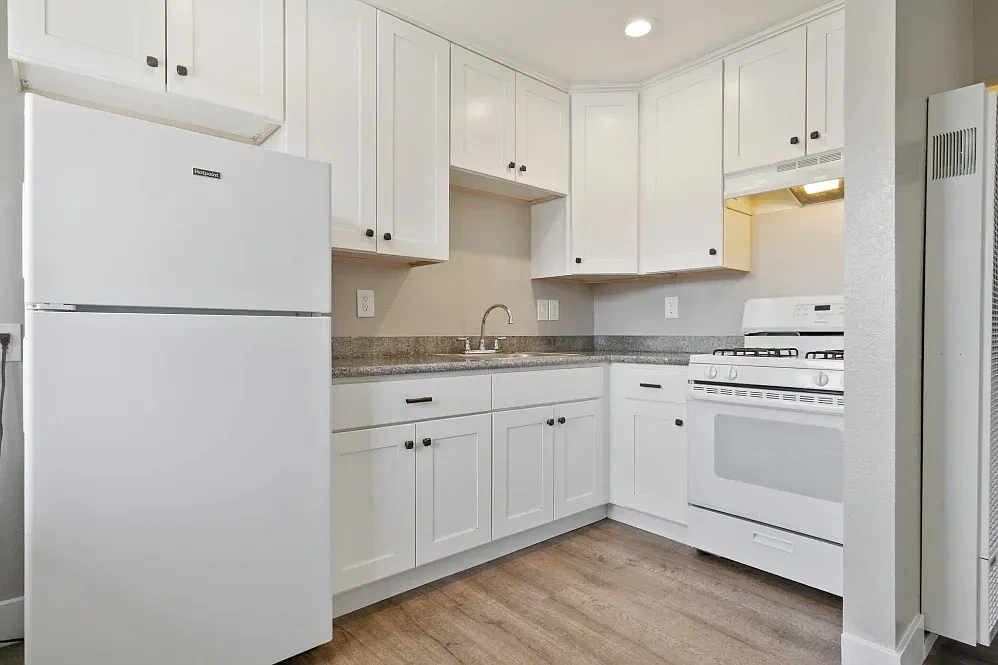 Royal Gardens Apartments – photo 2