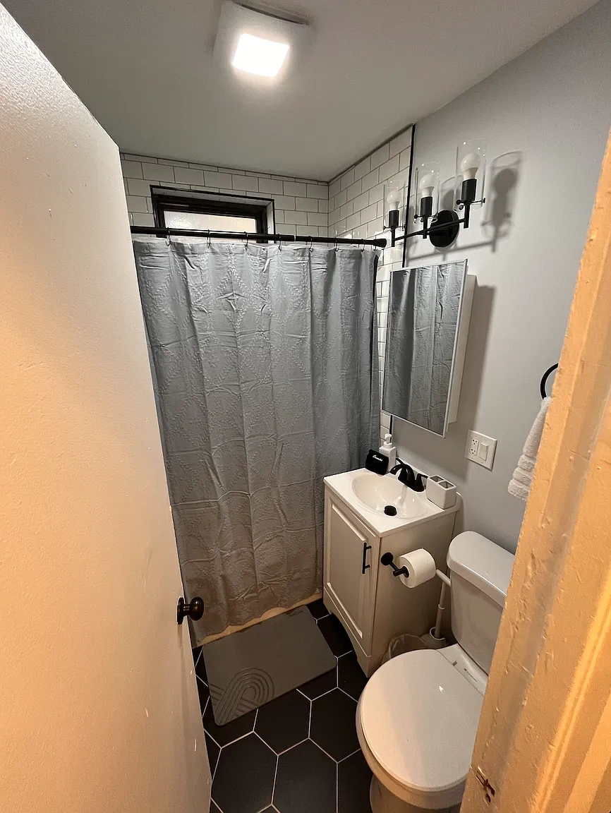 Blackstone Castle - 5135 S Blackstone – photo 4