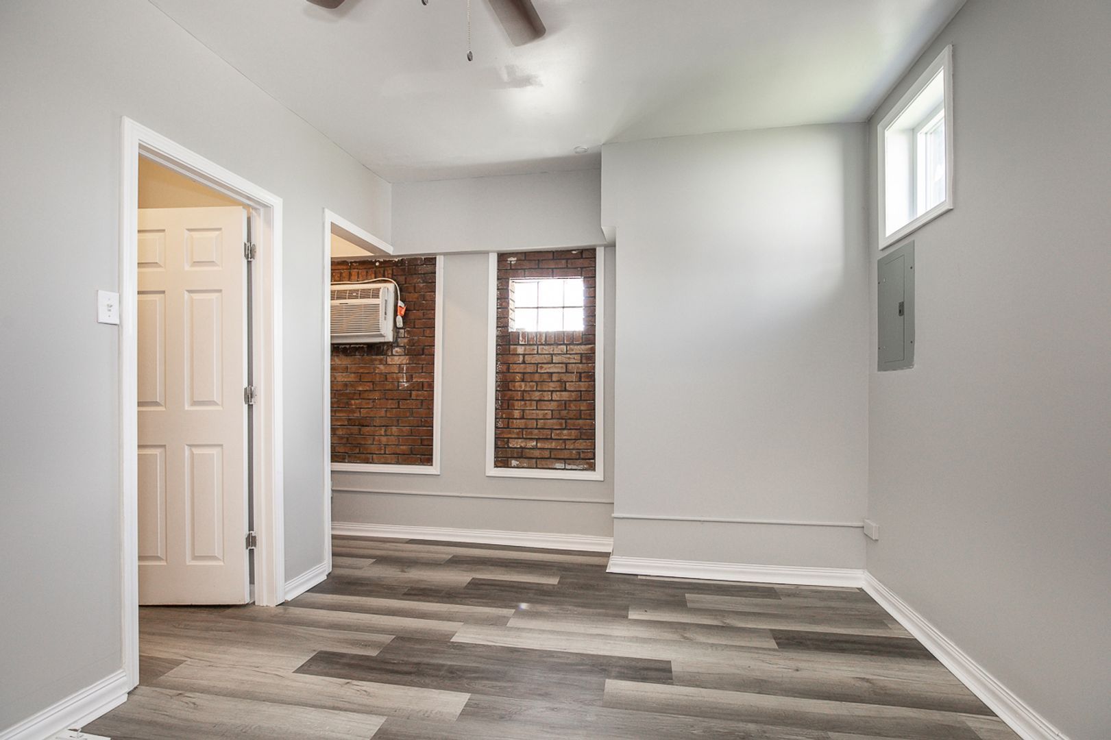 14222 Lorain Ave unit 14222 Lorain Unit A – photo 5