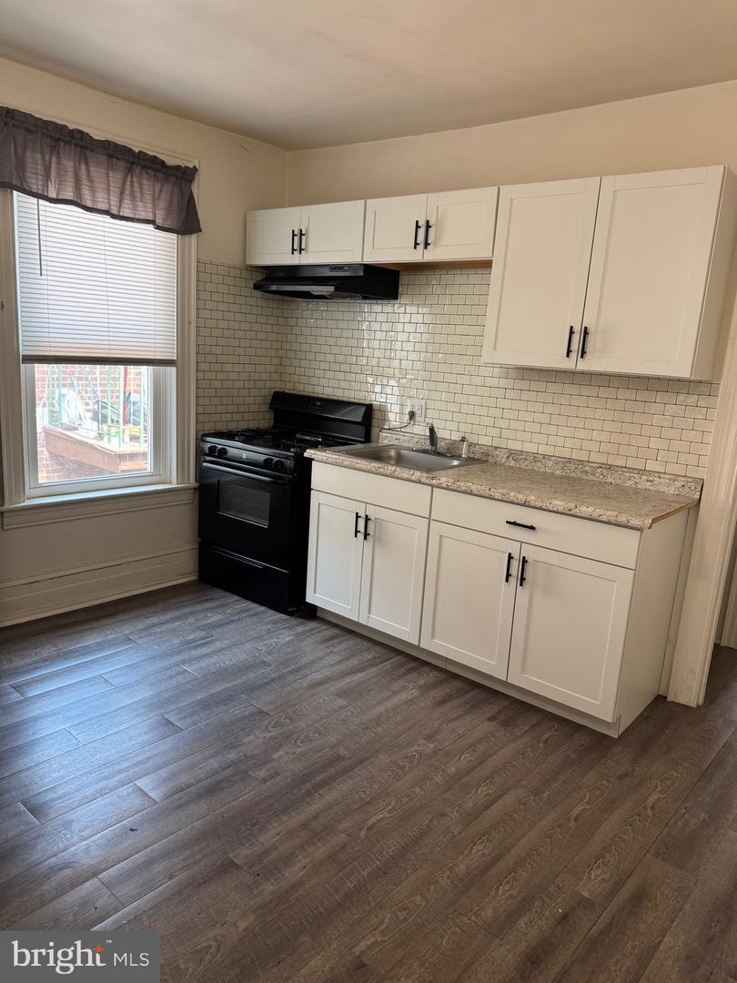 668 E Market St unit 2ND FLR – photo 1