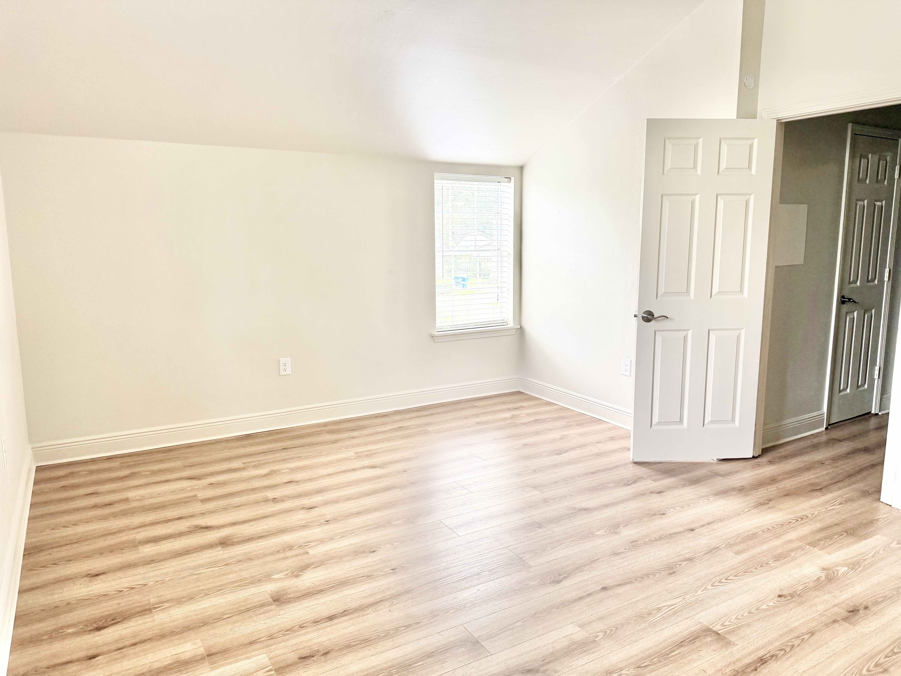 7980 Lasalle Ave – photo 5