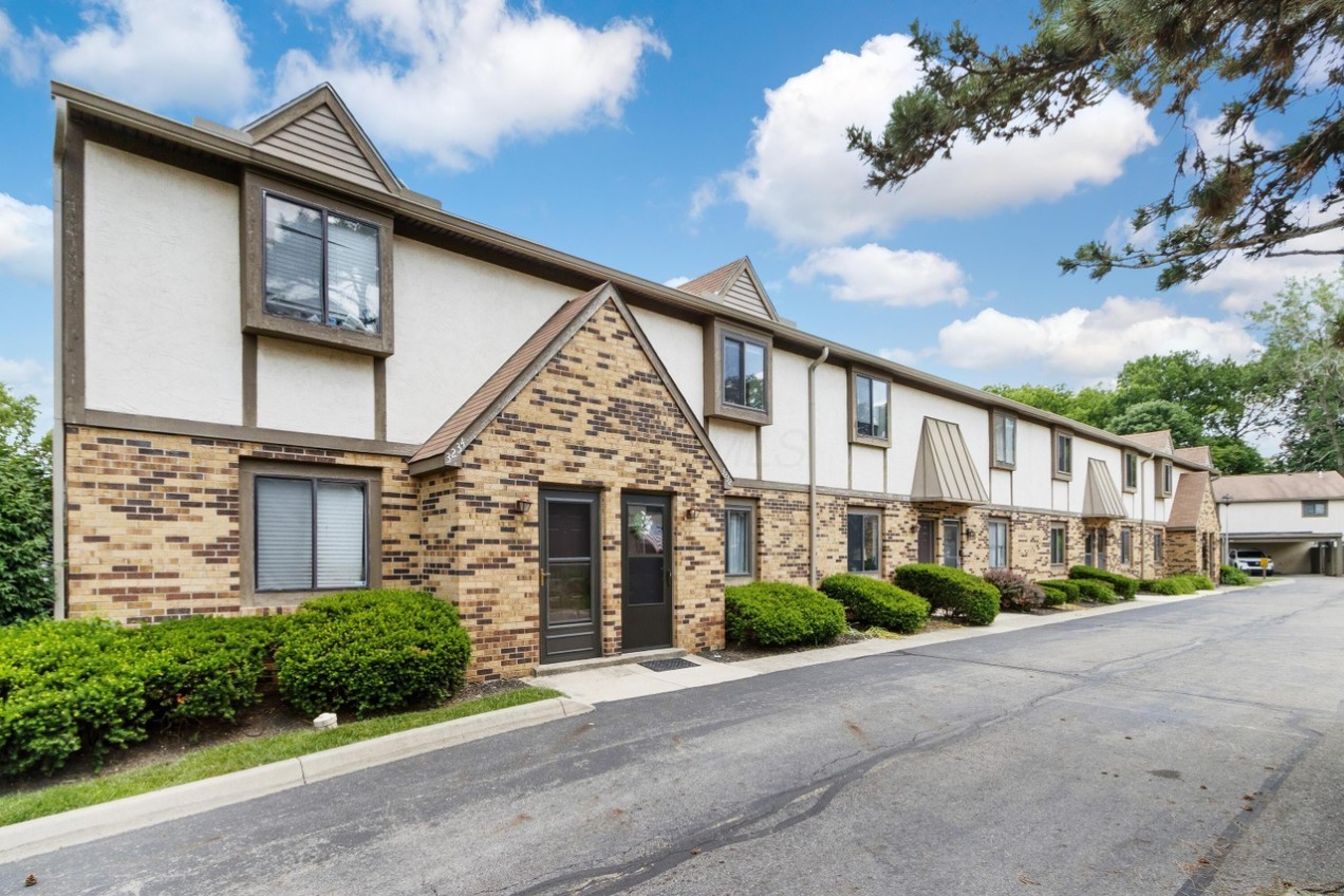 3232 Summerdale Ln unit 74 – photo 2